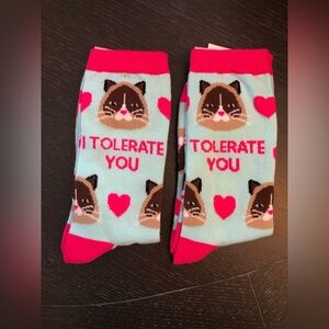 NWT cat pun (“I tolerate you” w/ stoic kitty face) blue and hot pink socks (OS)